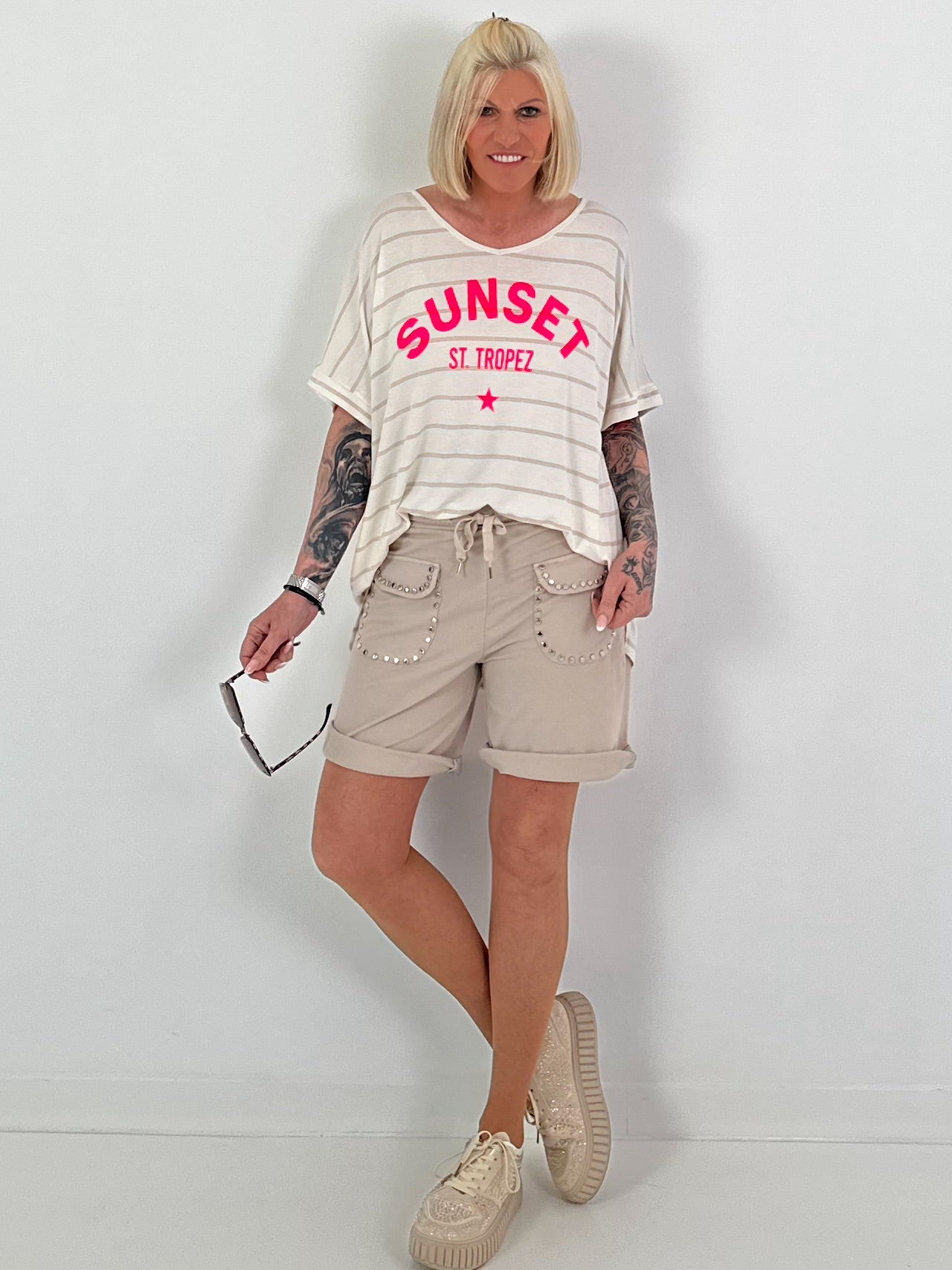 Sweat Short mit Nieten - beige ( lieferbar ab 04.05.26)