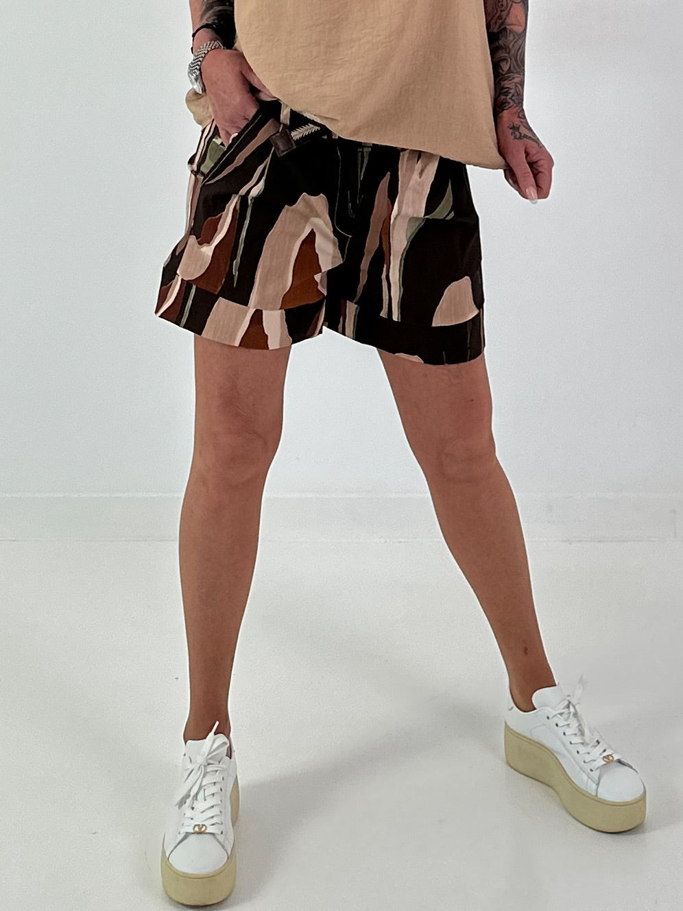 Shorts mit Muster -  schoko mehrfarbig