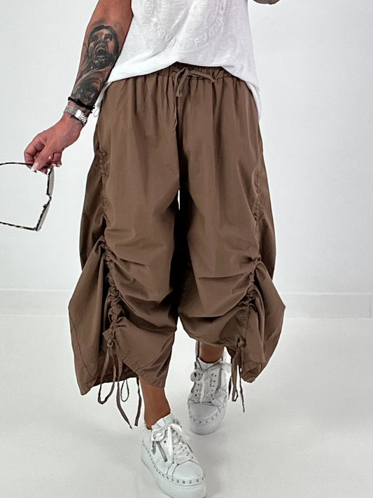 Ballonhose mit Raffnähten - schoko
