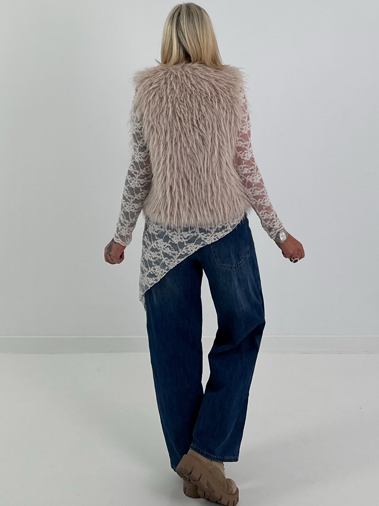 Stylish faux fur vest - beige