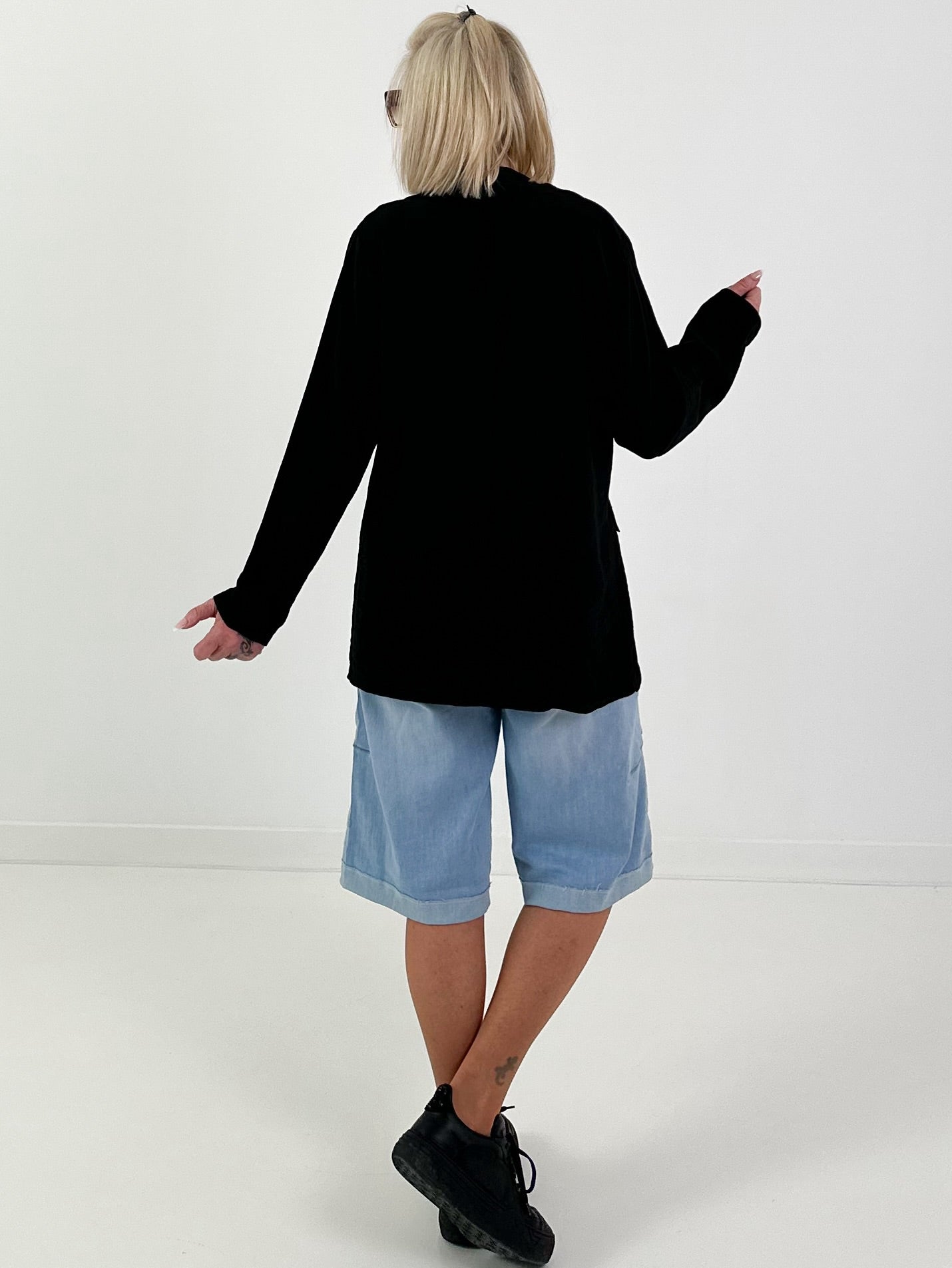 Leichter Blazer mit Patten - schwarz