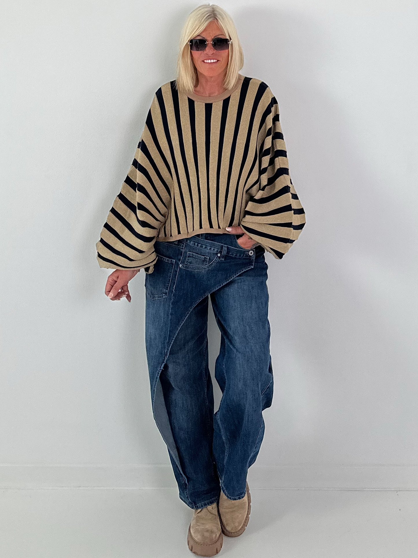 Extravaganter Oversized Pullover - dunkelblau - gold