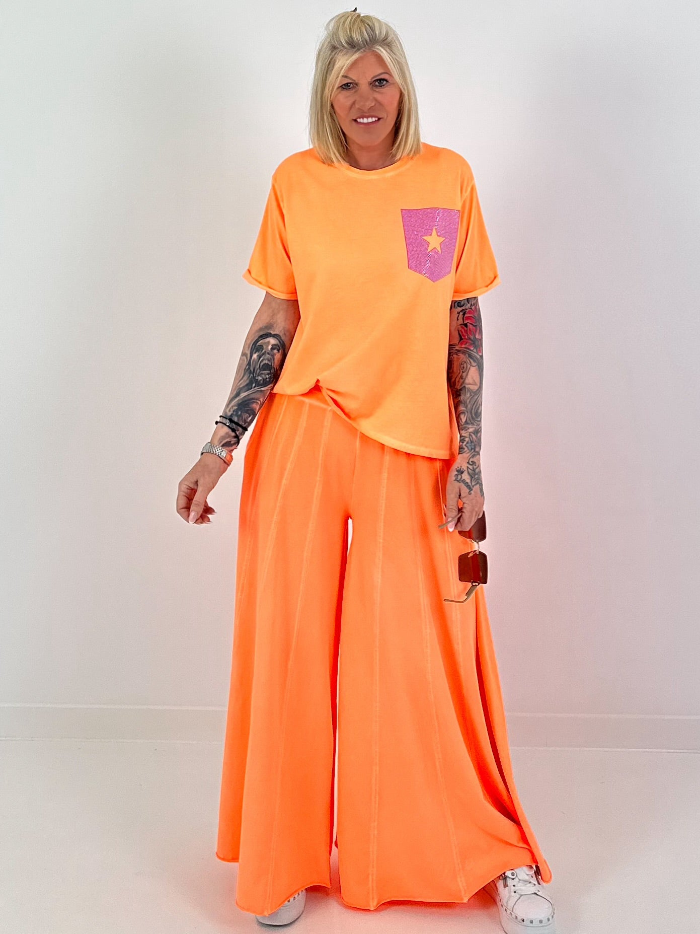 T-shirt with glitter patch - neon orange