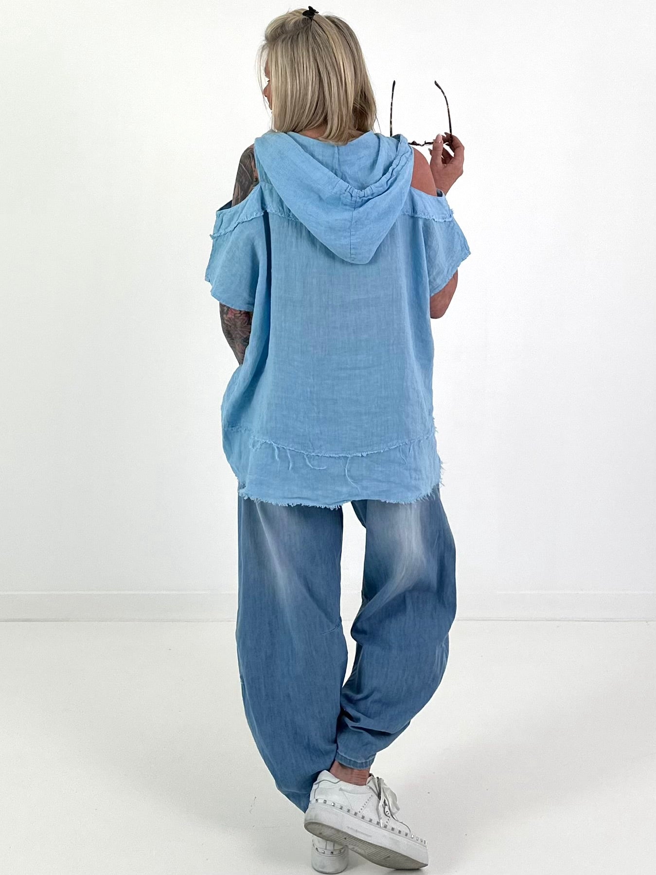 Linen shirt with off-shoulder cut-outs - light blue