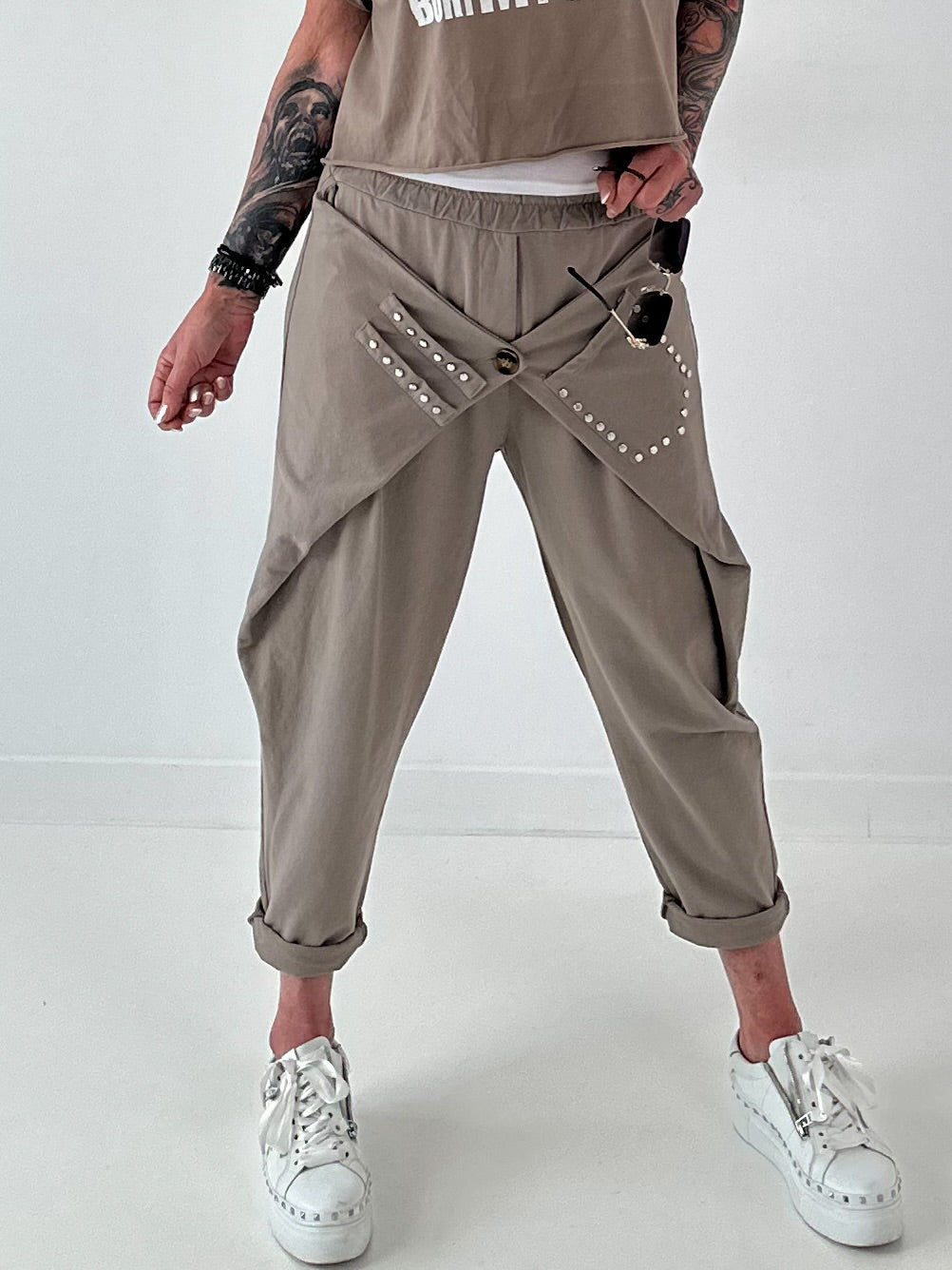 Sweatshirt Hose mit lässigen Details - taupe