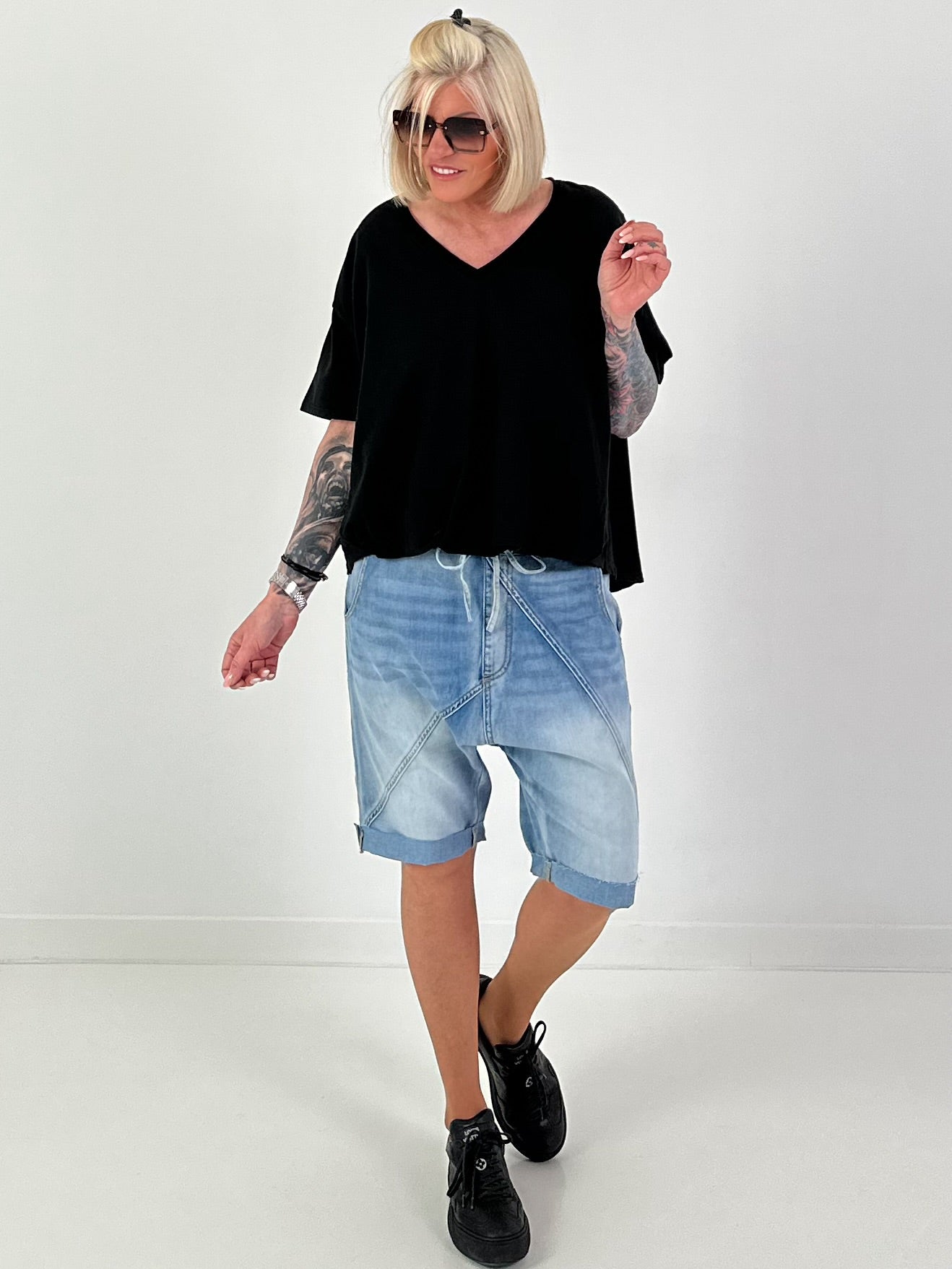 Ruched Hem T-Shirt - Black