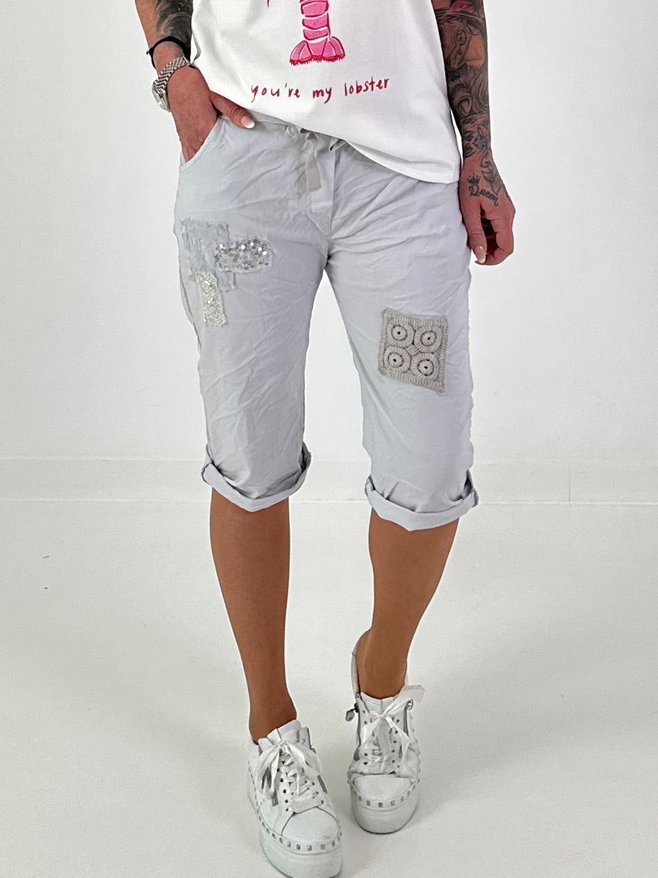 Shorts with patches - light grey