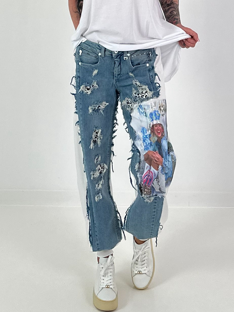 Sweat Jeans mit Print und Destroyed Details - weiss-denim