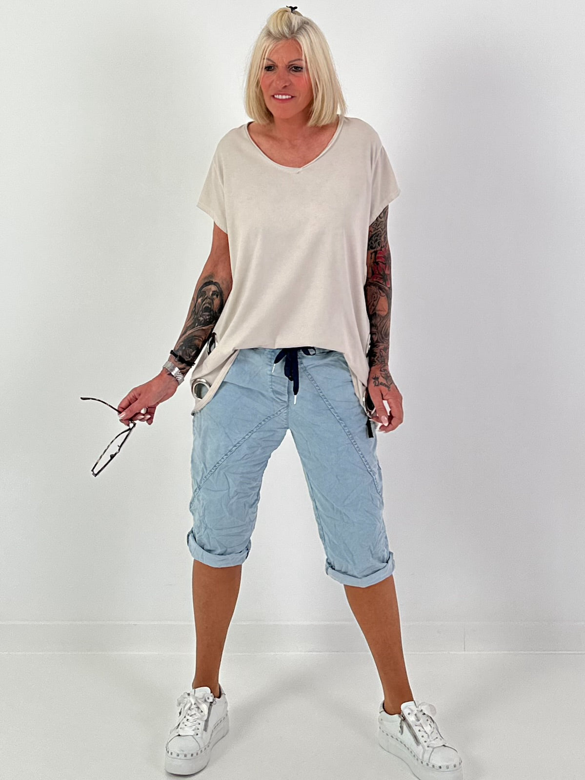 T-Shirt mit seitlichen Ösen - beige