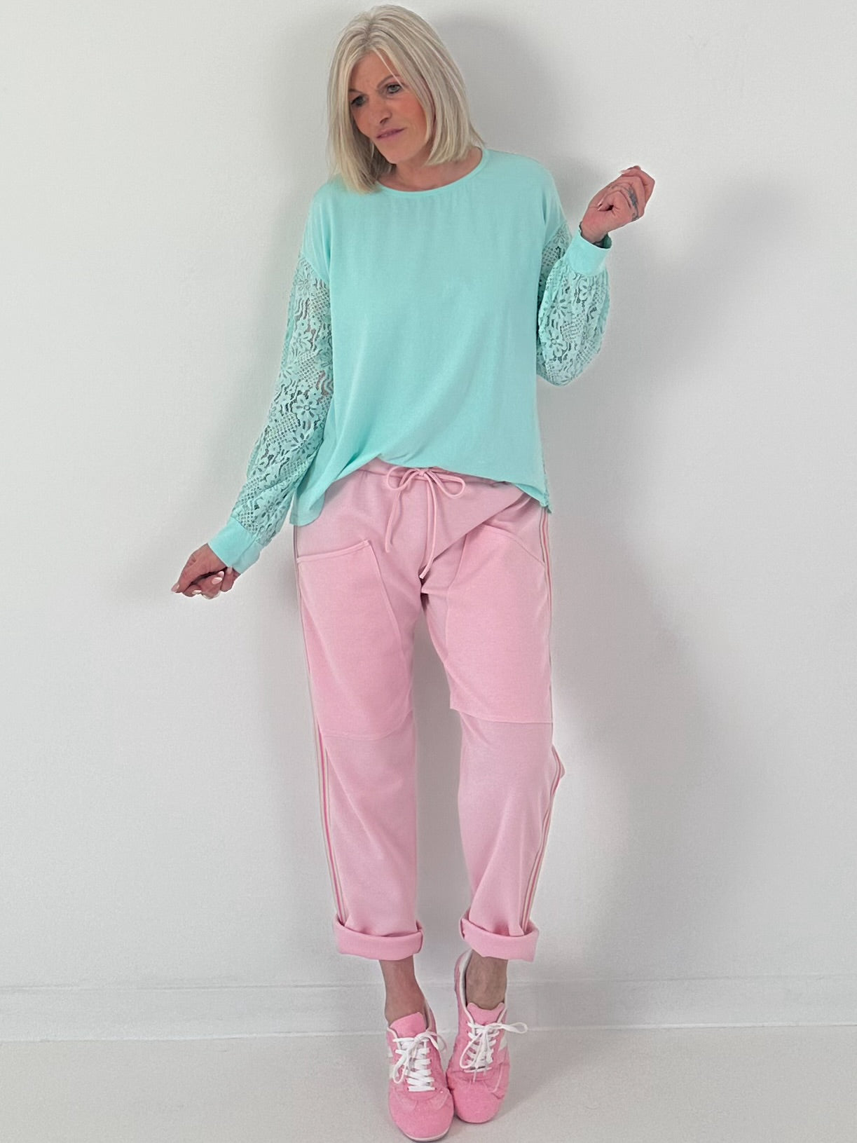 Shirt mit Spitzeneinsätzen - mint