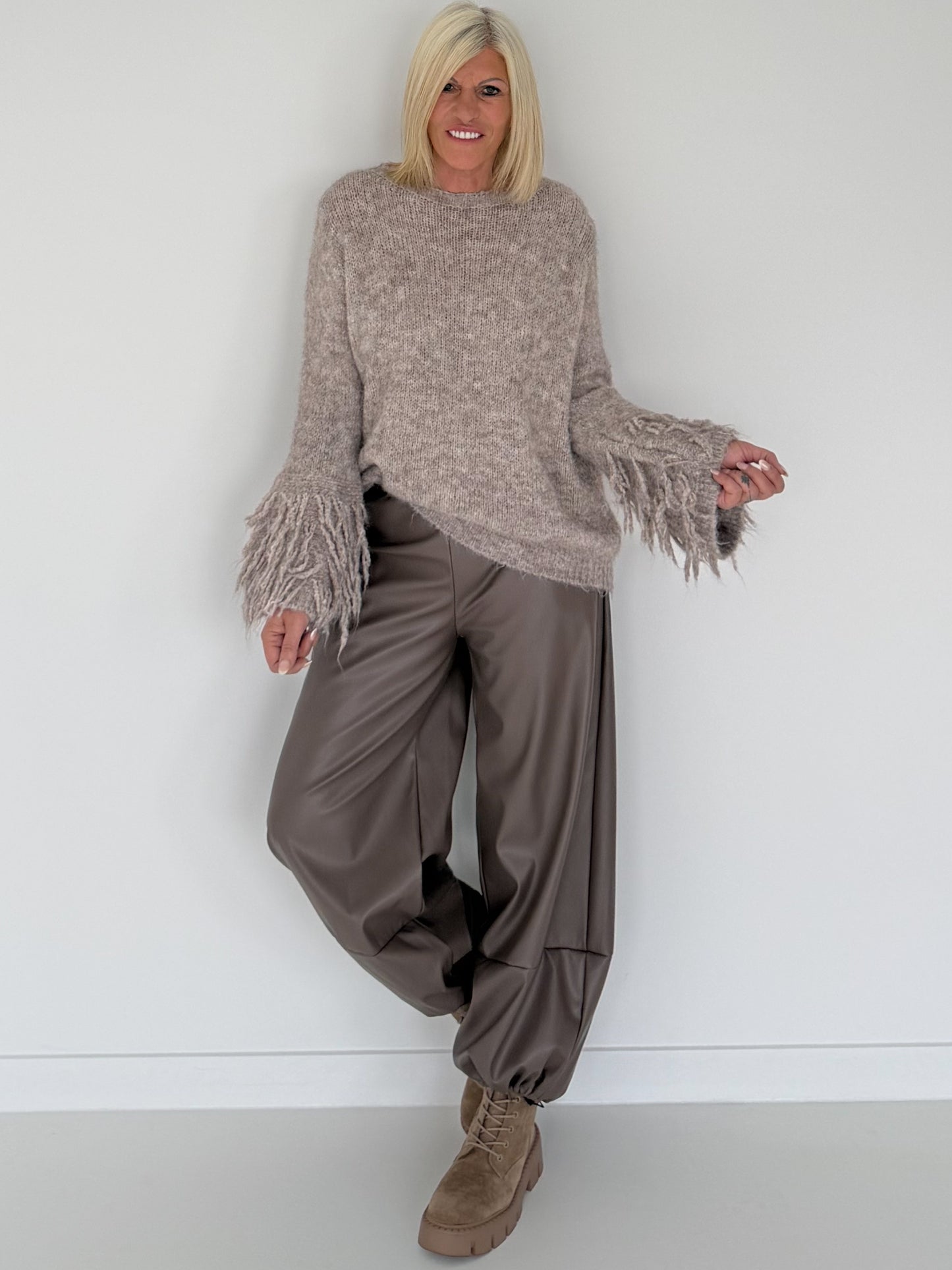 Vegane Lederhose 2 Looks - taupe