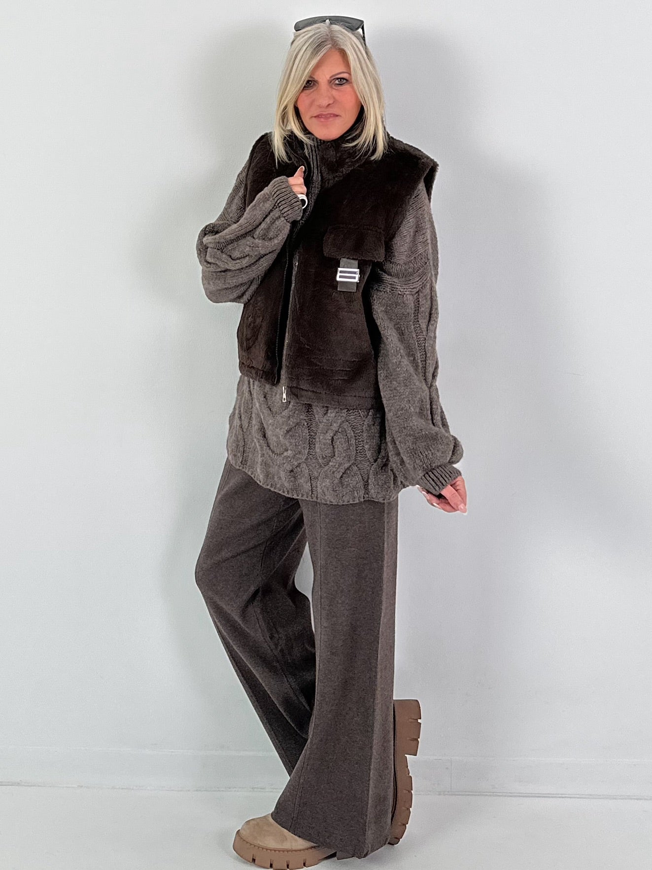 Fur vest model "Perfect Plush" - coffee