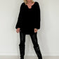 Oversized Sweater mit V-Neck und Inside-Out-Nähten - schwarz ( lieferbar ab ca. 16.10.26)