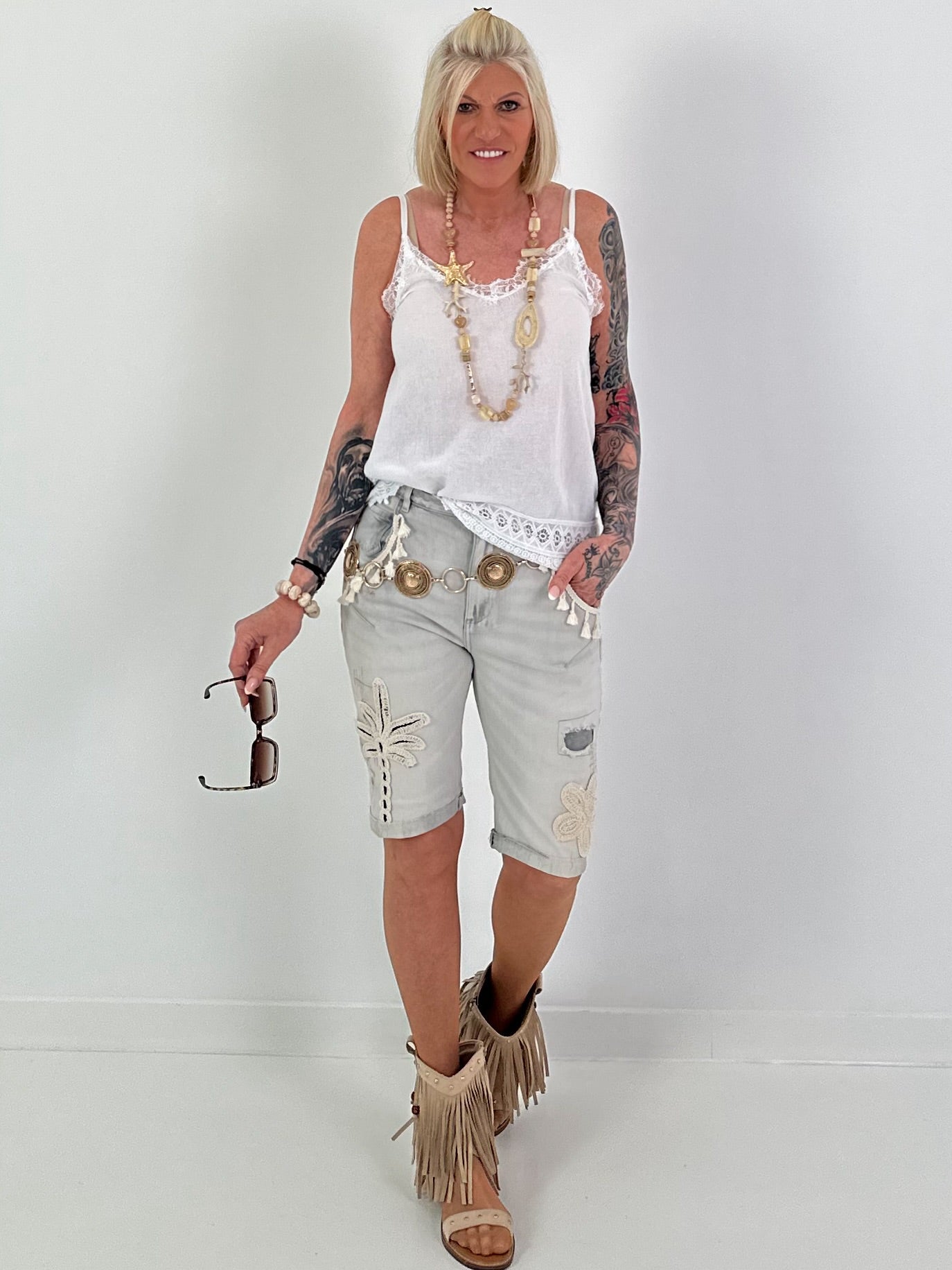 Beaded Necklace with Starfish - beige-multicolored