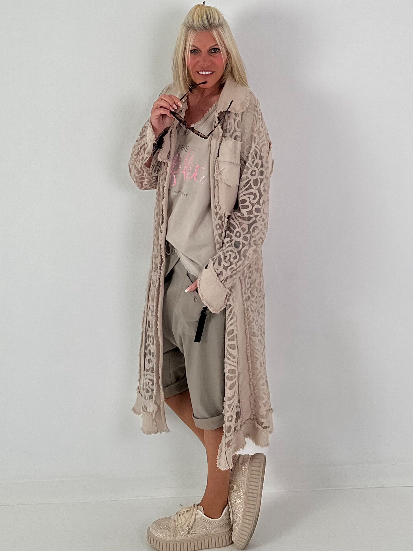 Jeansmantel mit floralem Netzeinsatz - beige ( lieferbar ab 26.05.26)