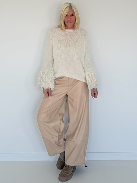 Kuschliger Pullover mit Fransen-Details - creme