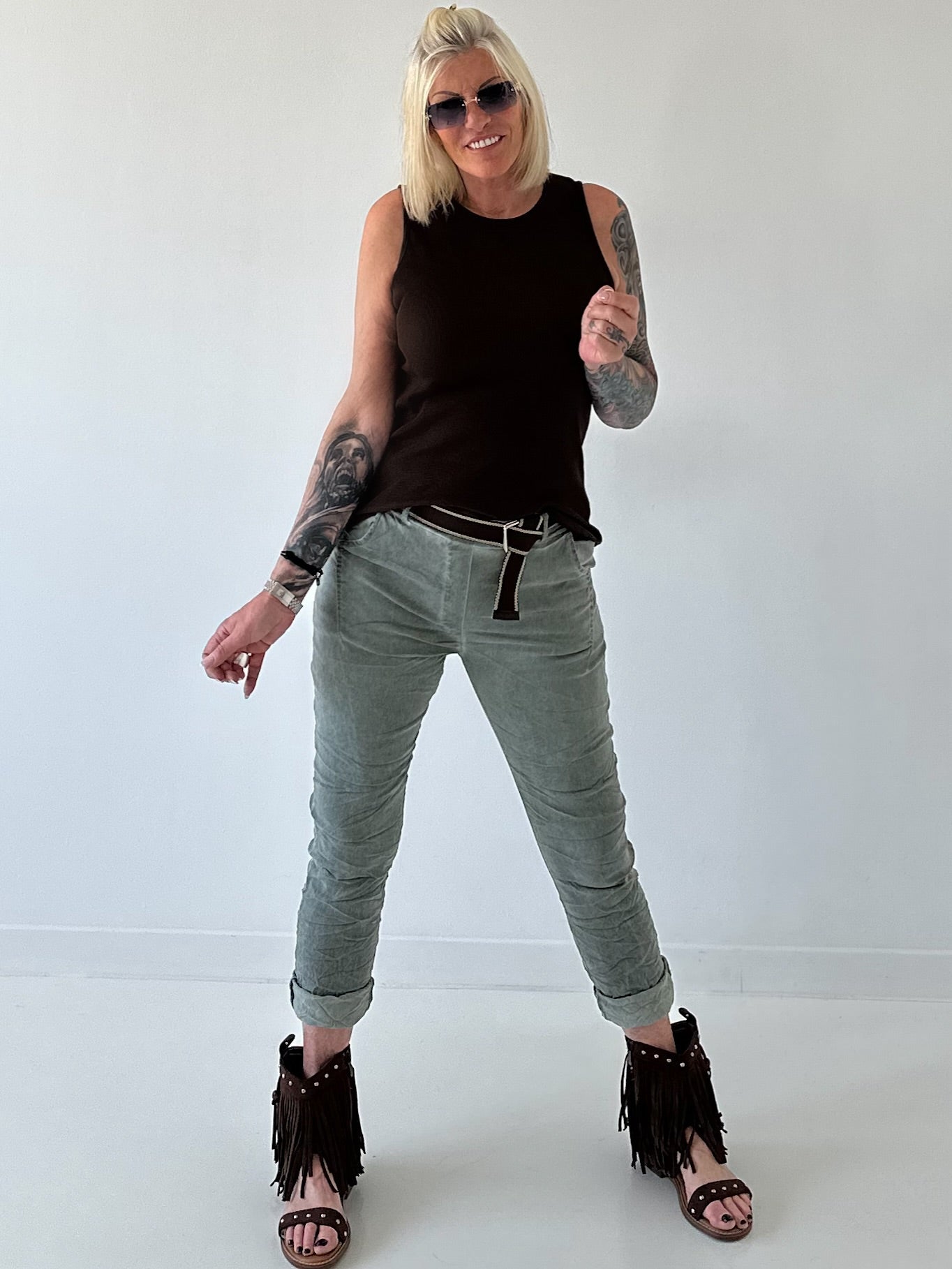 Hose stone washed mit Gürtel - khaki