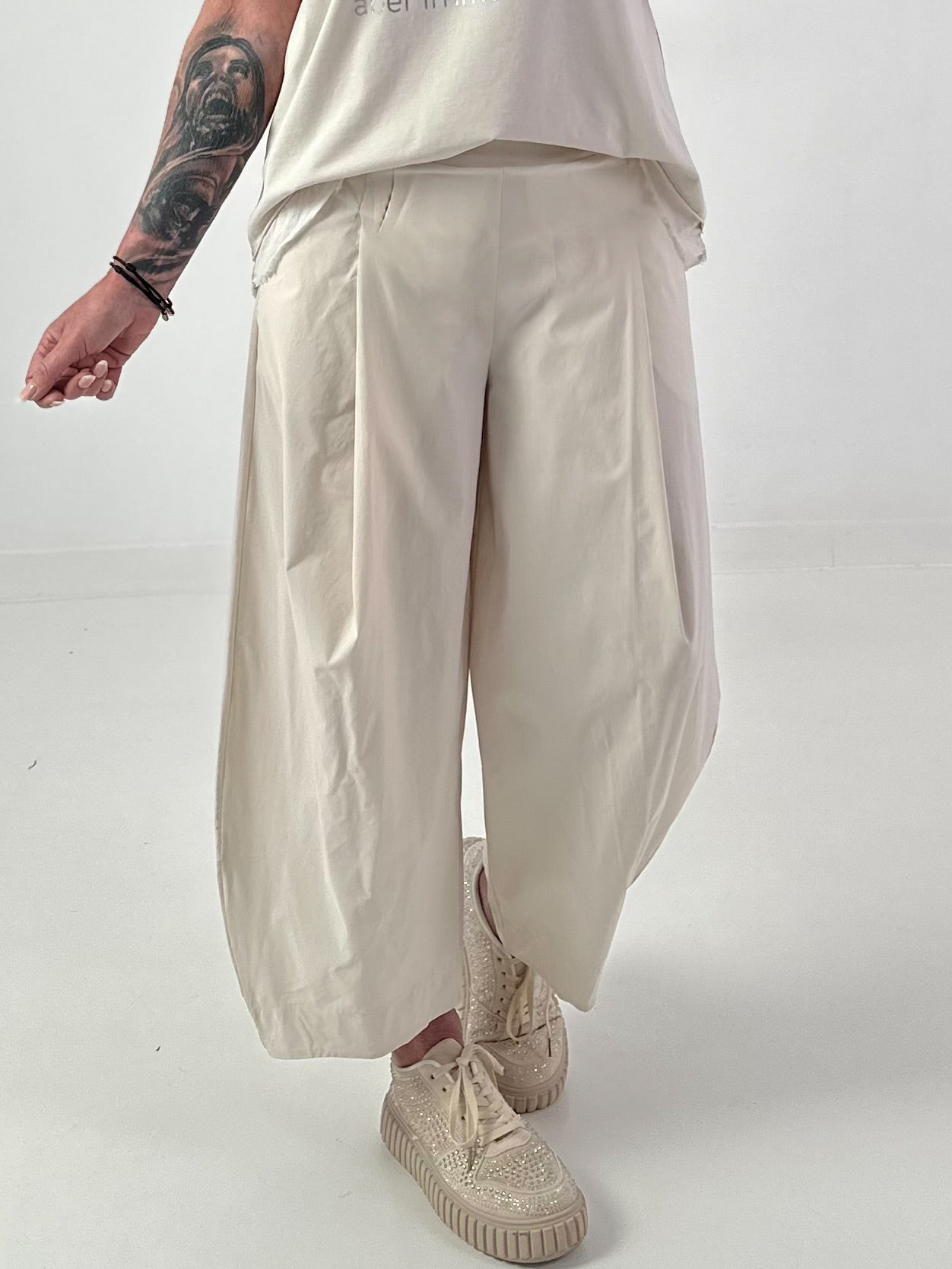 Ballon Hose mit langer Bundfalte - beige