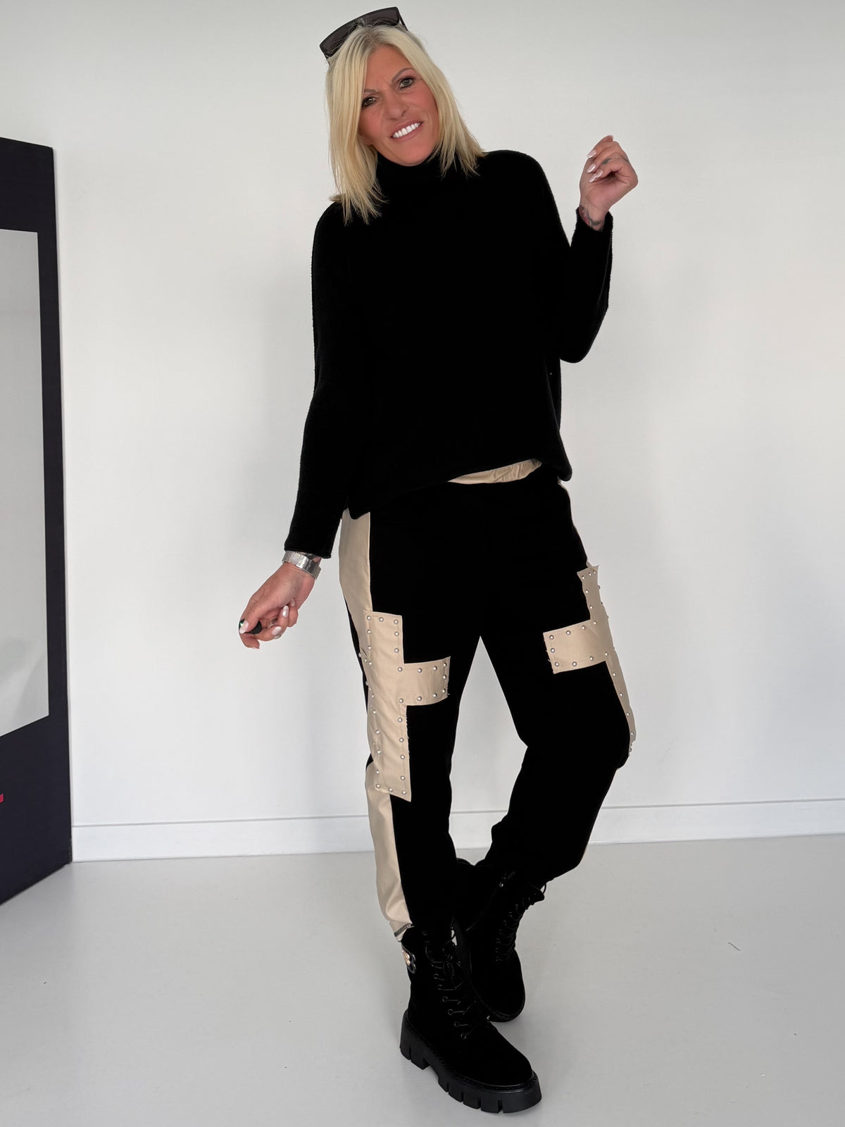 Sweathose im Materialmix - schwarz-beige