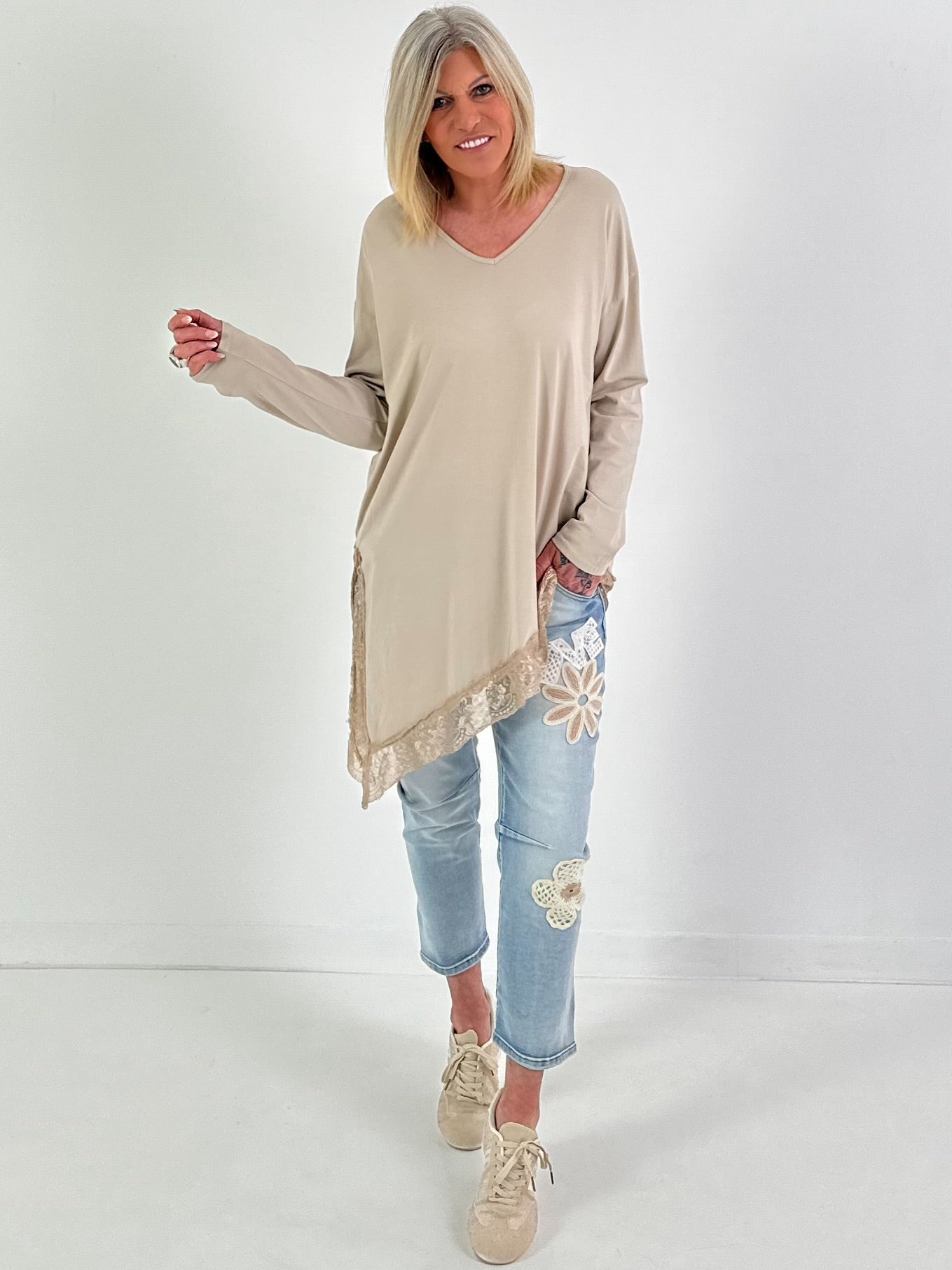 Shirt with lace trim - beige
