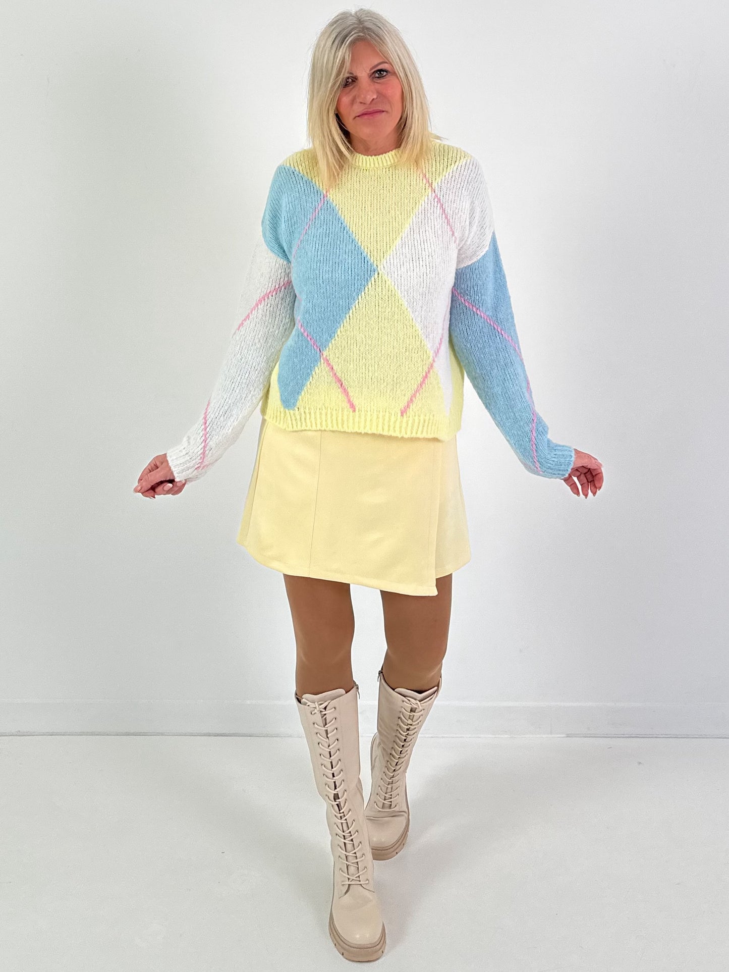 Trui model "Cozy Pastels" - geel