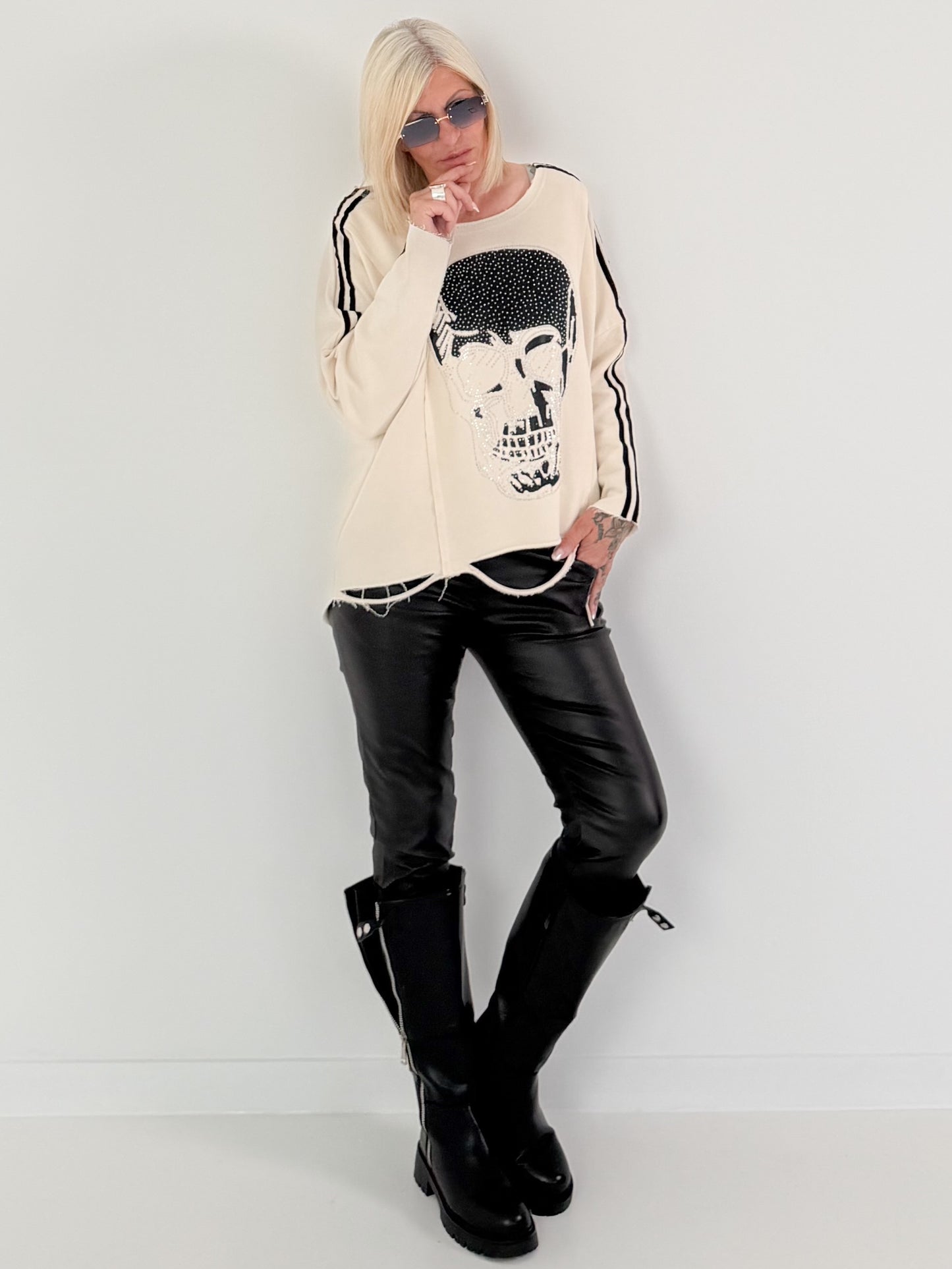 Sweater Skull with rhinestone details and cut-outs - beige