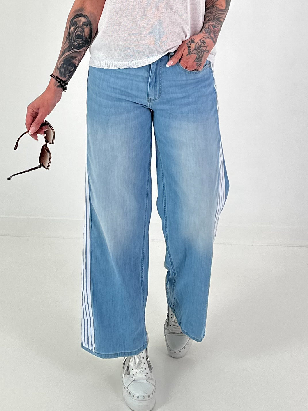 Jeans mit Streifen - denim
