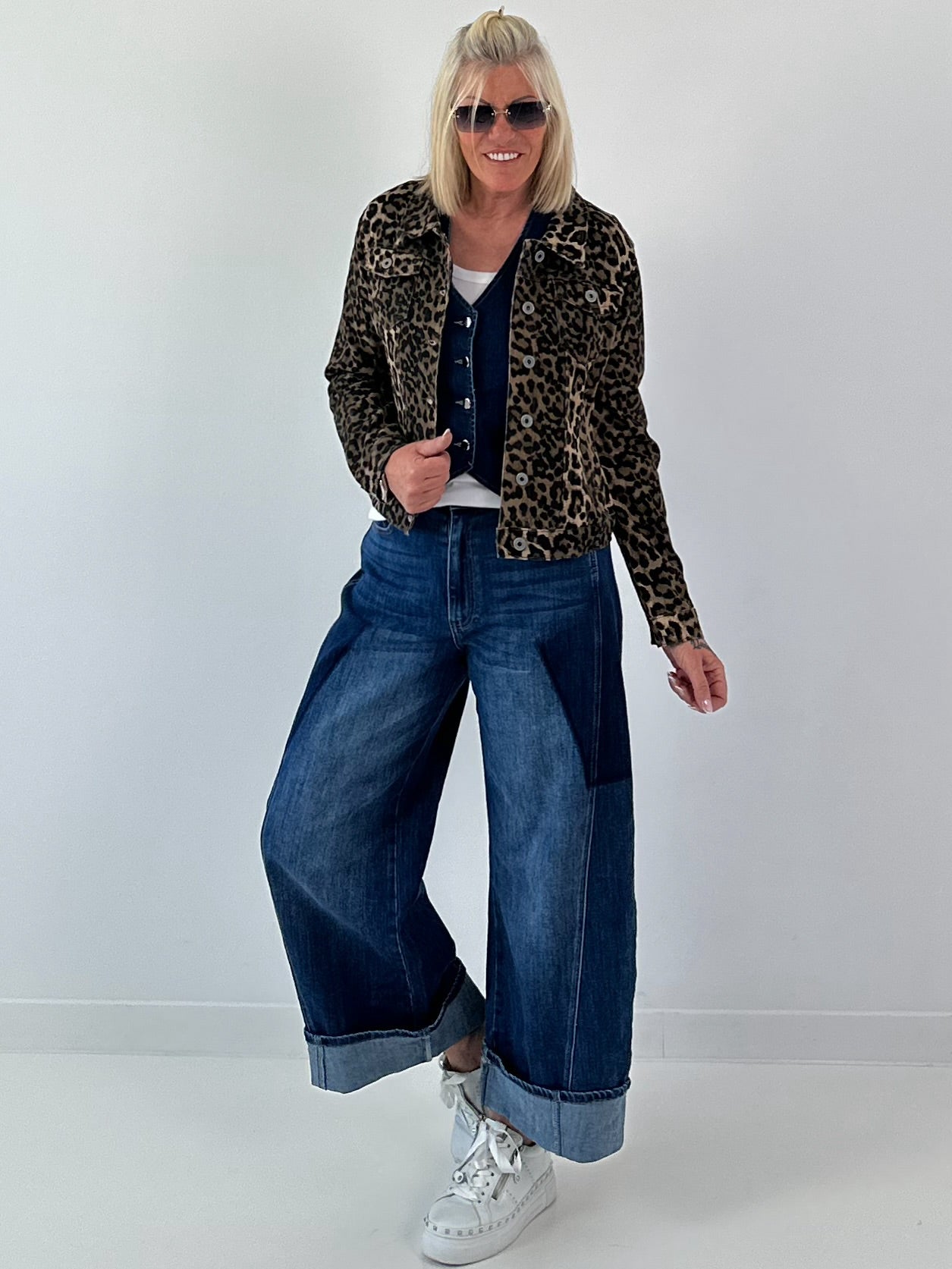 Jeans mit weitem Bein - denim
