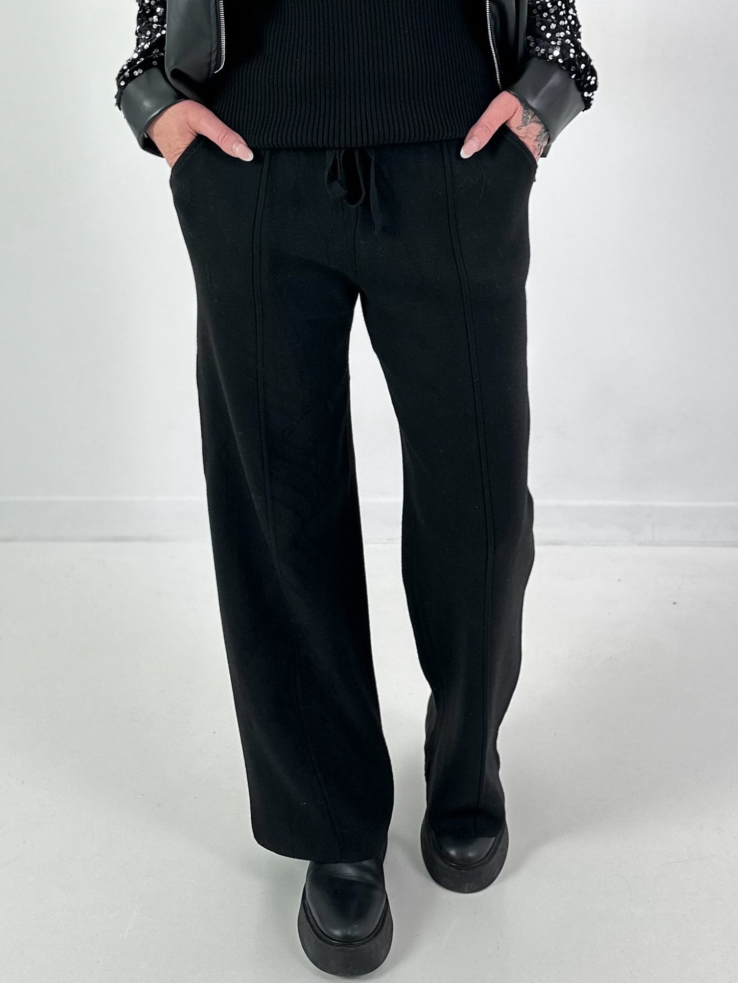 Knit trousers model "Weave&amp;Wear" - black