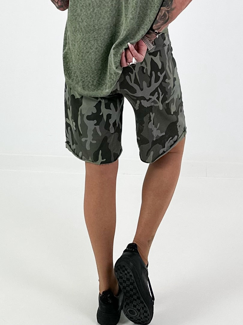 Sweat Short Camouflage mit Nieten - khaki-mehrfarbig