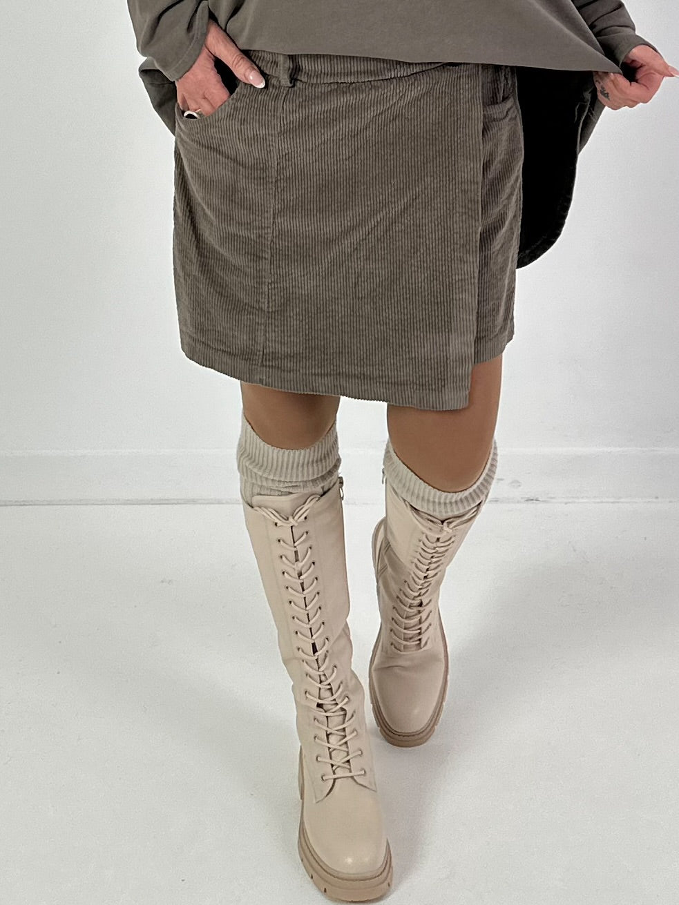 Skirt shorts model "Skorty" - khaki/taupe