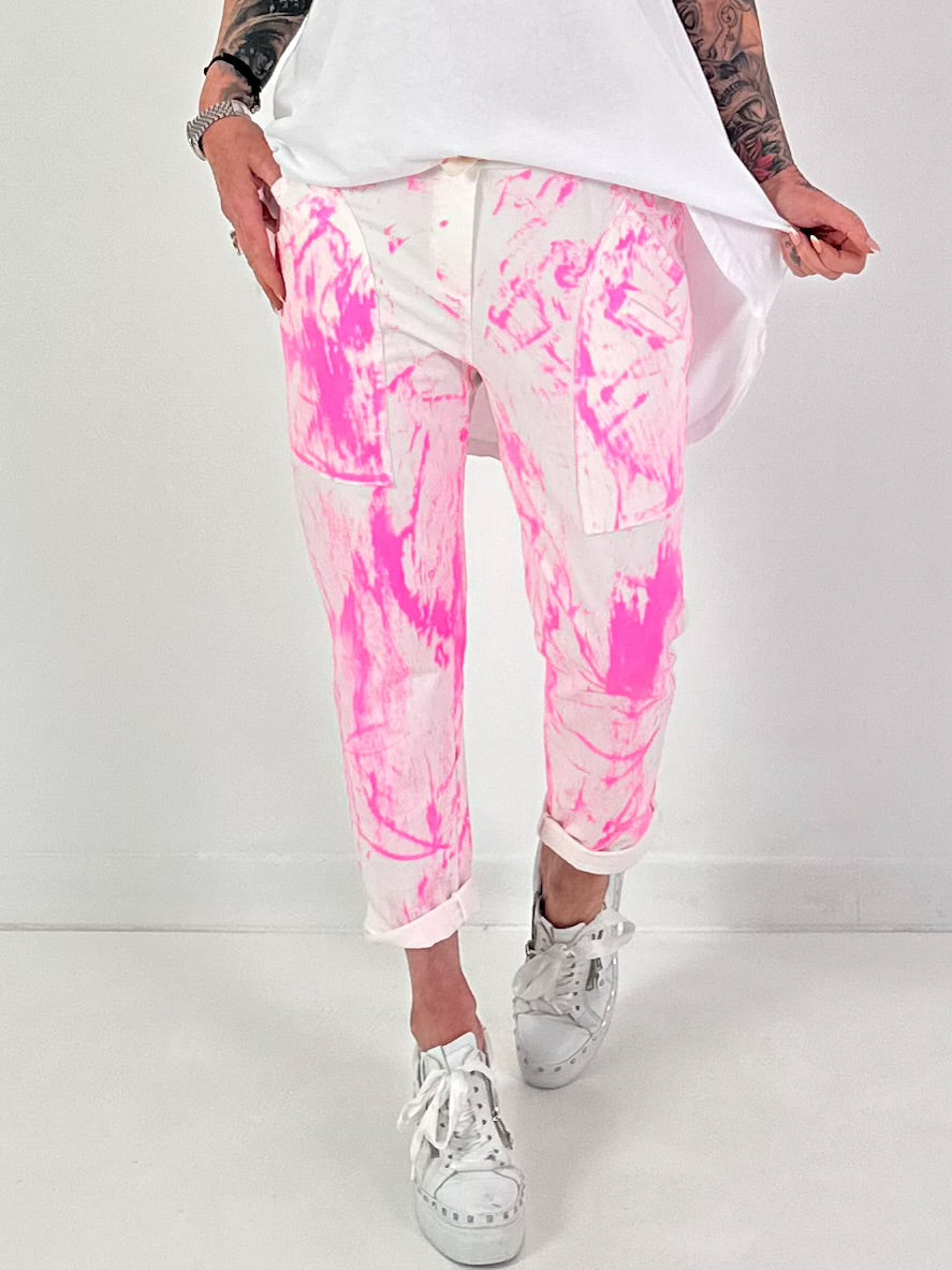 Batik-Hose mit tiefen Taschen - weiss-neonpink