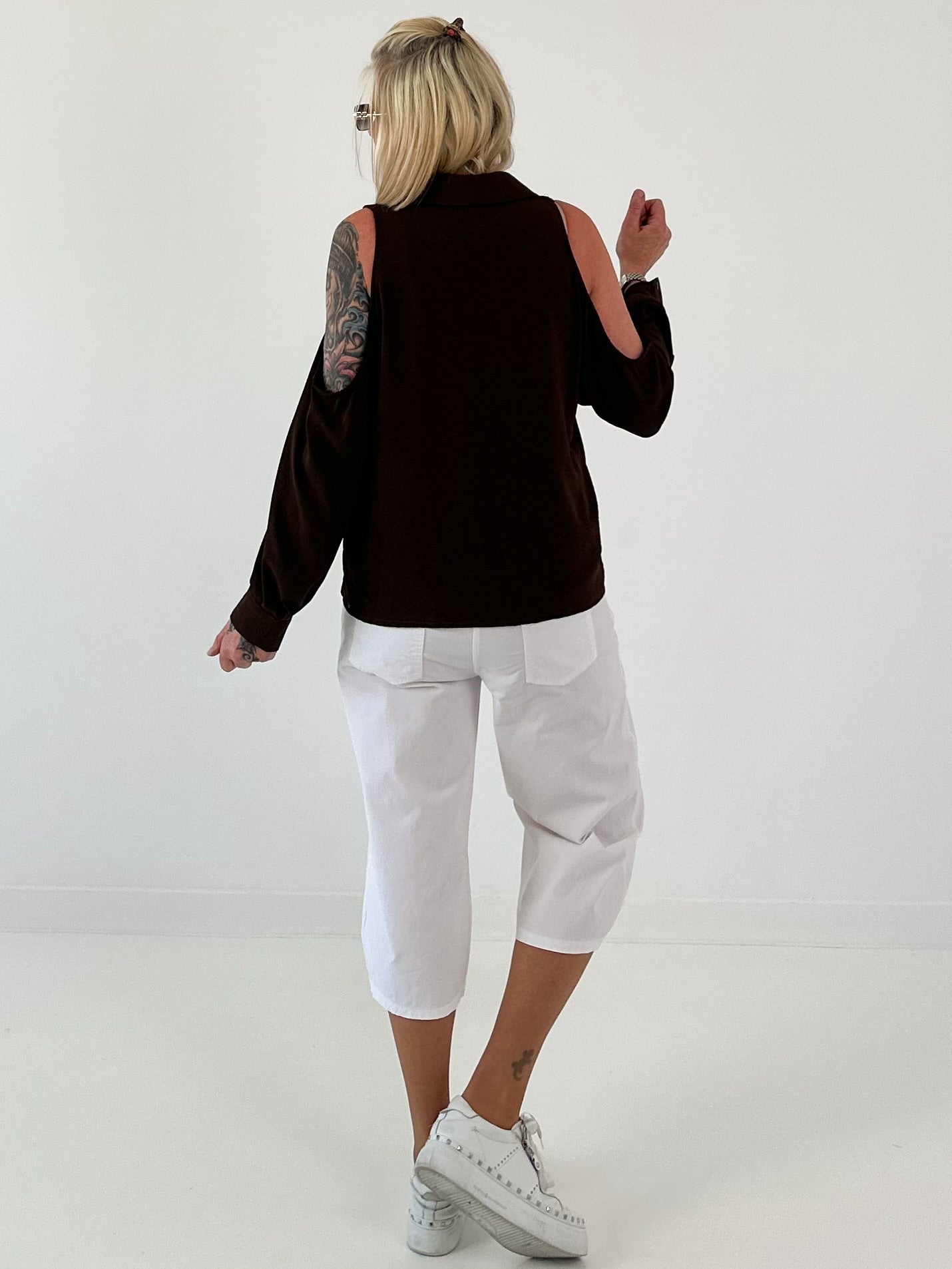 Bluse mit cold shoulder Detail - schoko