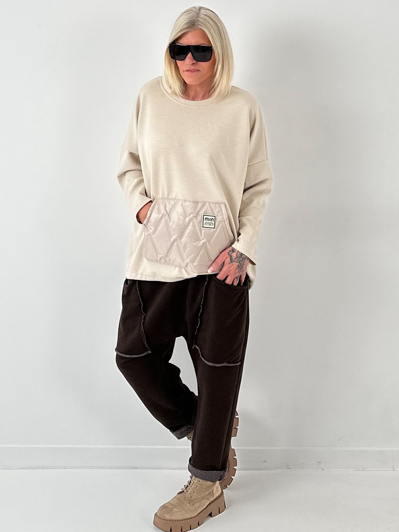Sweatshirt model "Metro Chic" - beige