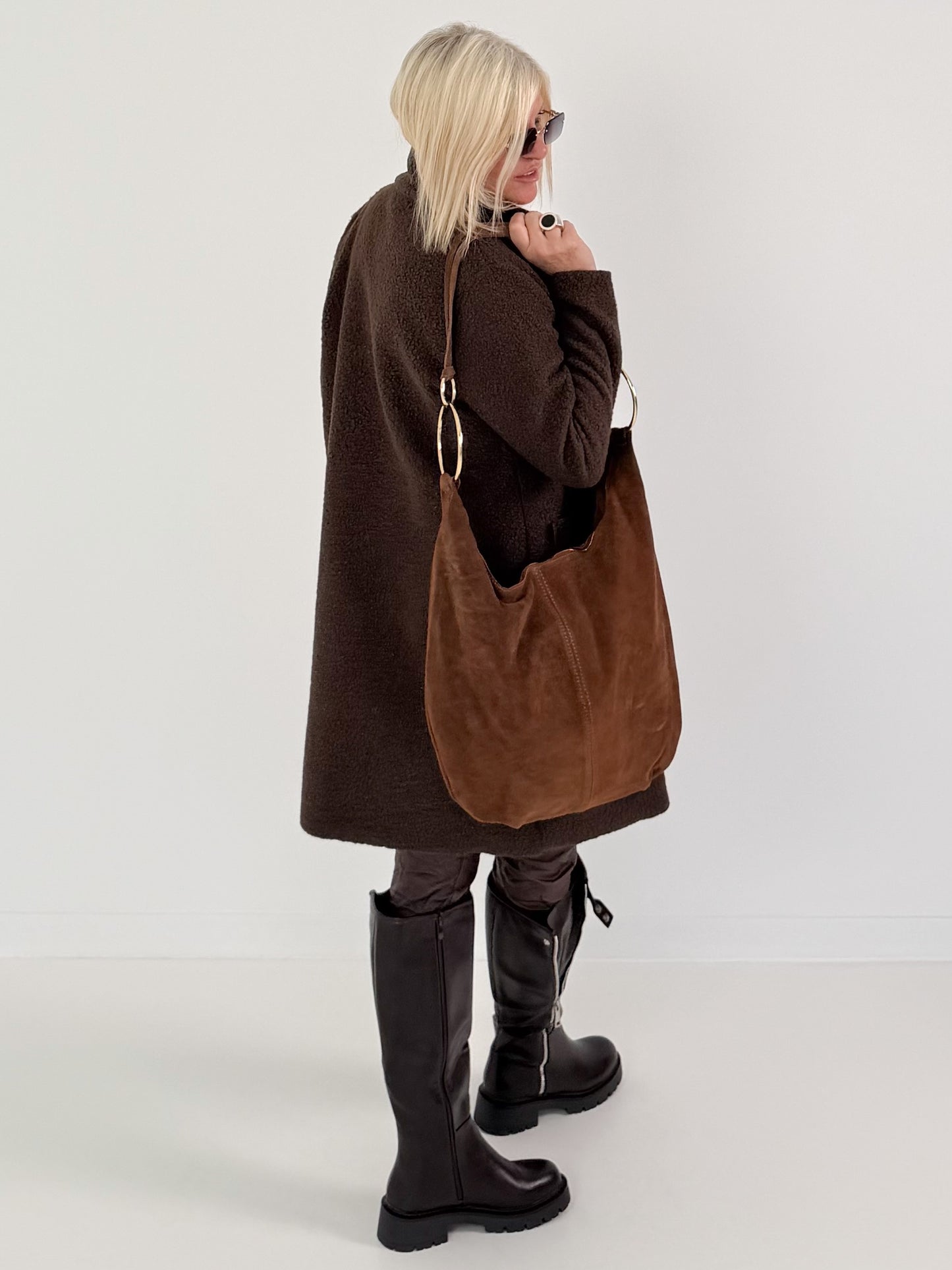 Genuine leather bag with elaborate details - brown