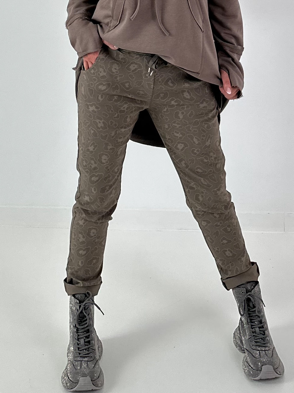 Hose mit elastischem Bund  - leo -taupe