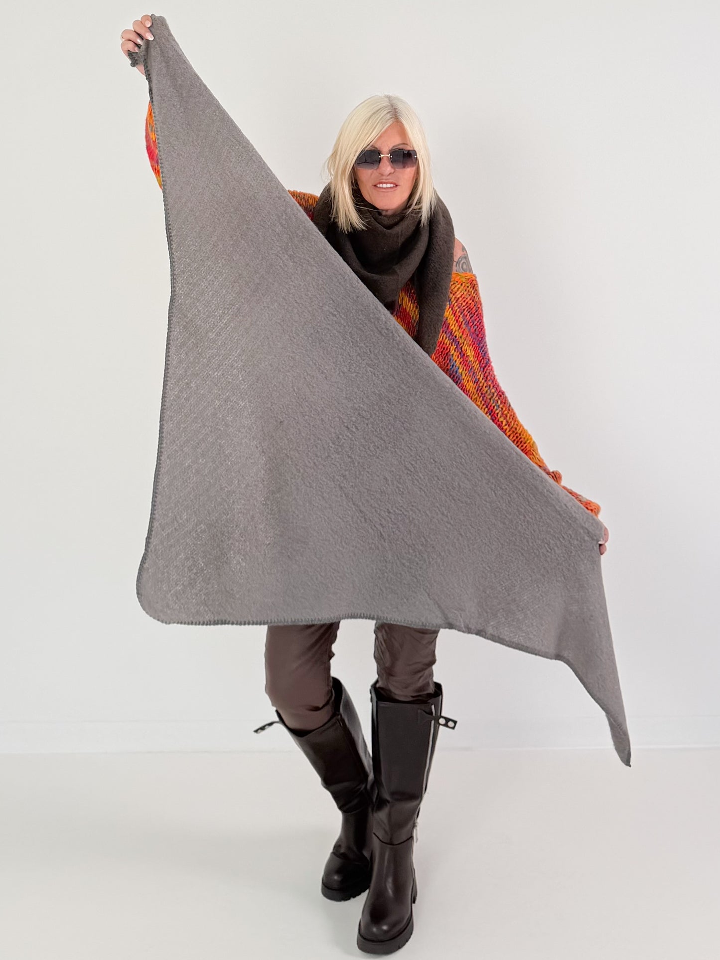 Snuggly Triangle Scarf - Grey