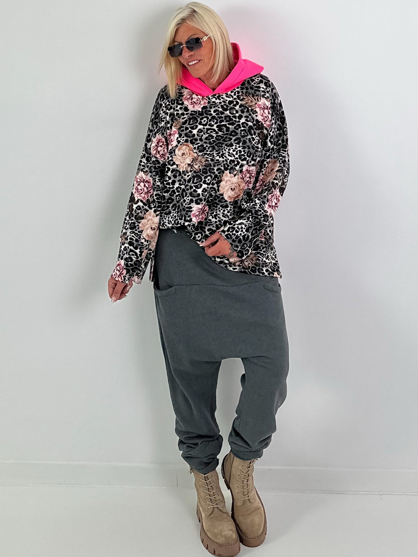 Hoodie mit Neonkapuze und Print - anthrazit-mehrfarbig