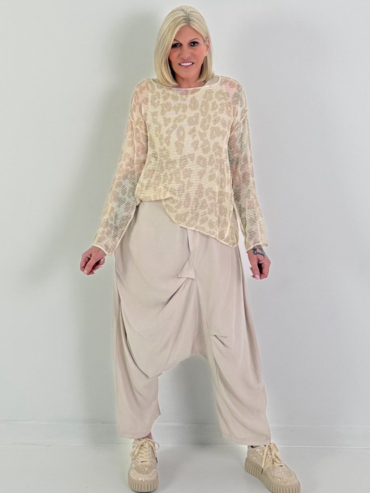 Netzpulli mit Leo-Muster - creme-beige