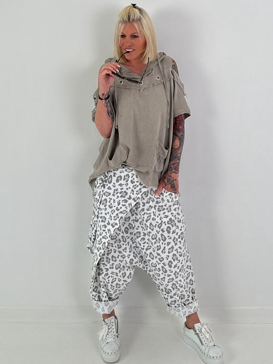 Leinen Shirt mit Ösen und Schulter Cut-Outs - taupe