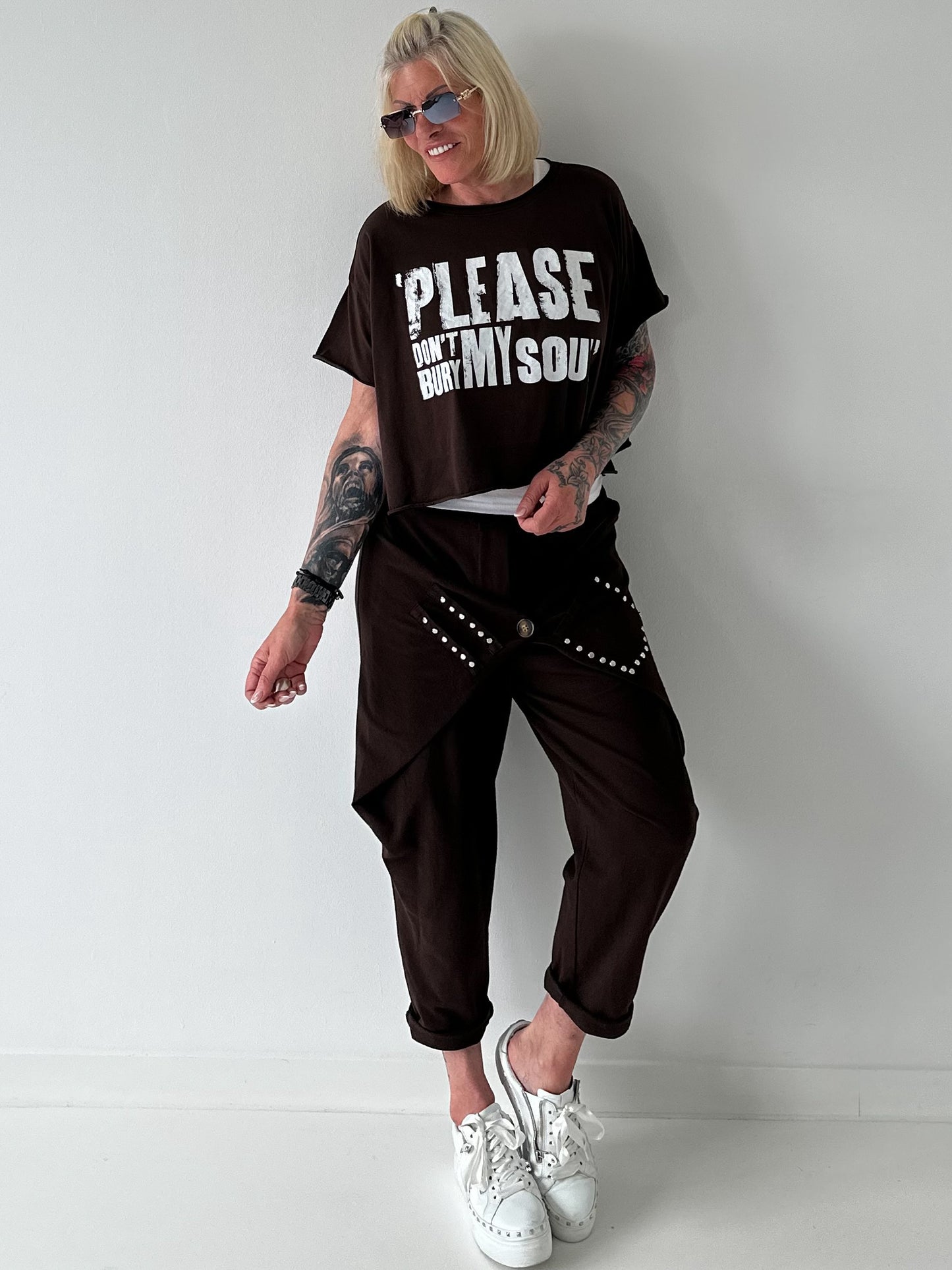 Kurzes Kastiges Shirt mit Print - schoko
