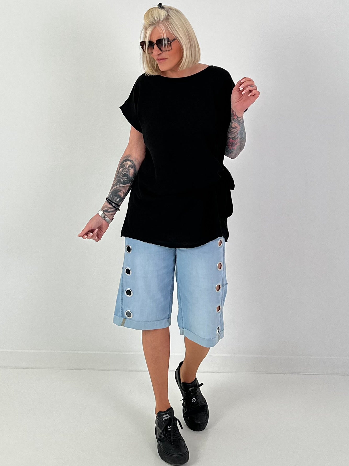 Blouse shirt with side tie knot - black