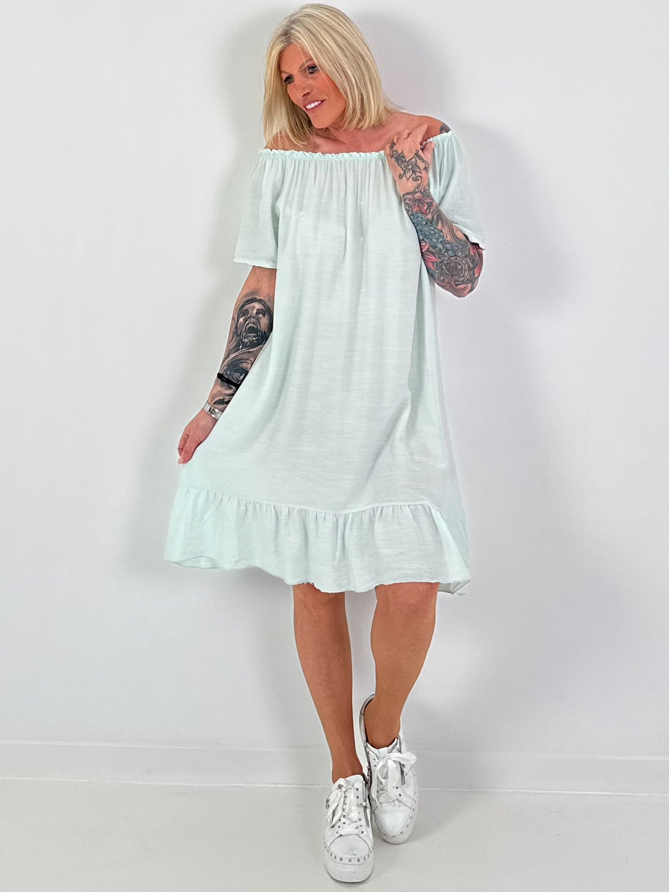 Dress with short sleeves and flounce - mint