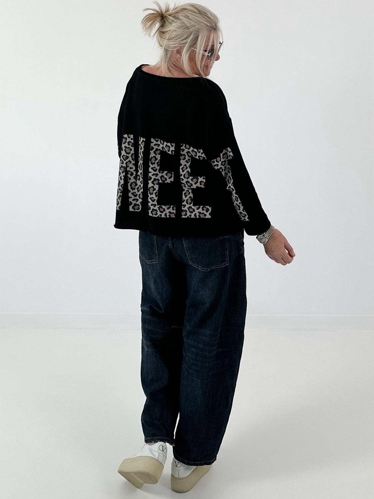 Sweatshirt SWEET mit Leo-Print - schwarz