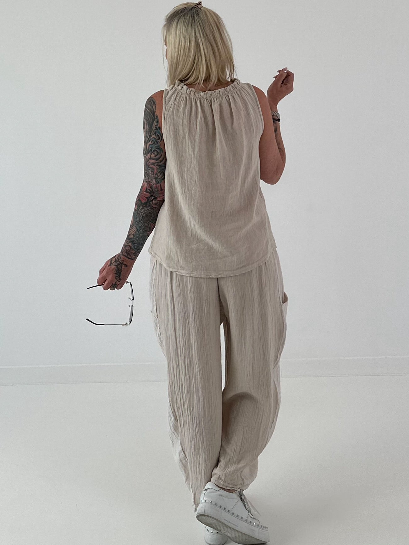 Grobes Baumwoll Top mit Rüschenkragen - beige