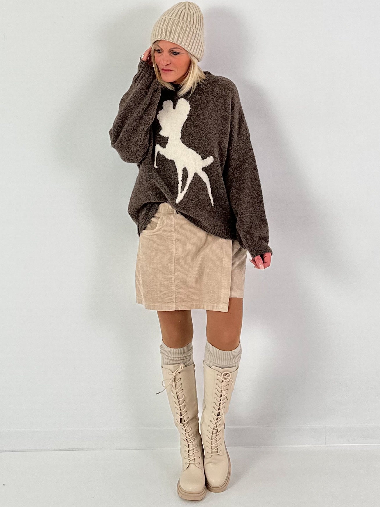 Sweater model "Nala" - taupe-beige