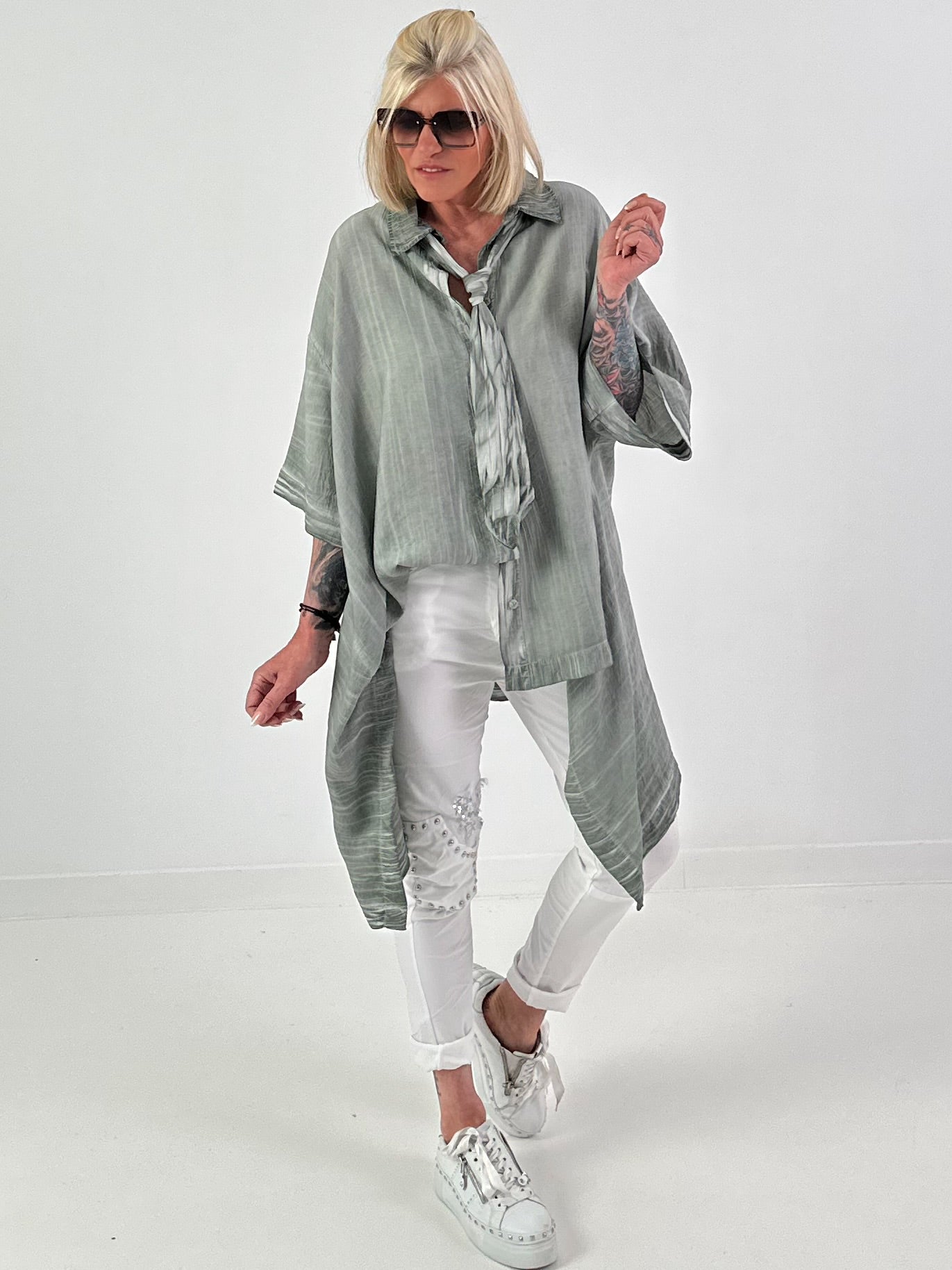 Oversized Bluse asymmetrisch mit Krawatte - khaki