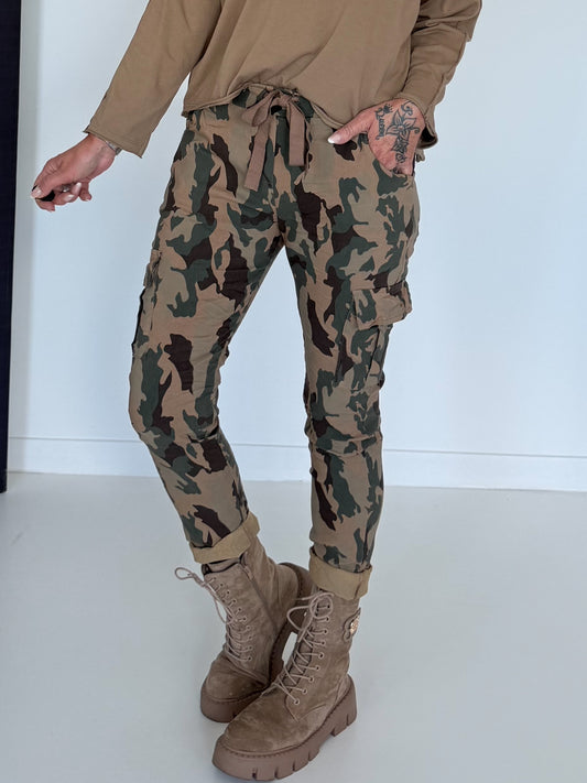 Cargo Hose mit Camouflage-Print - camel-oliv-mehrfarbig