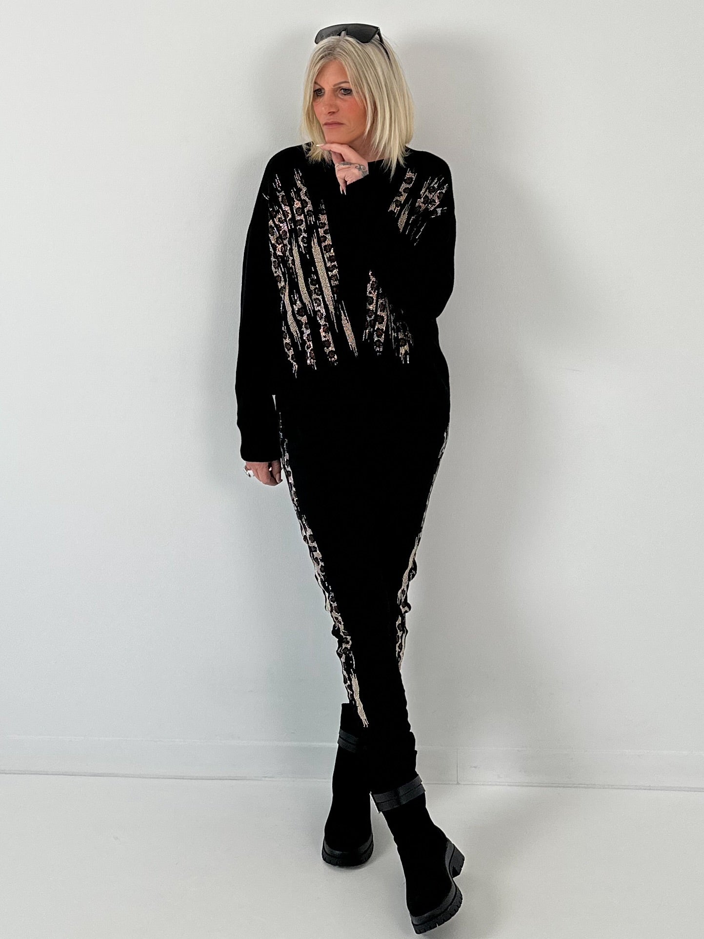 Sweater model "Wildstyle" - black