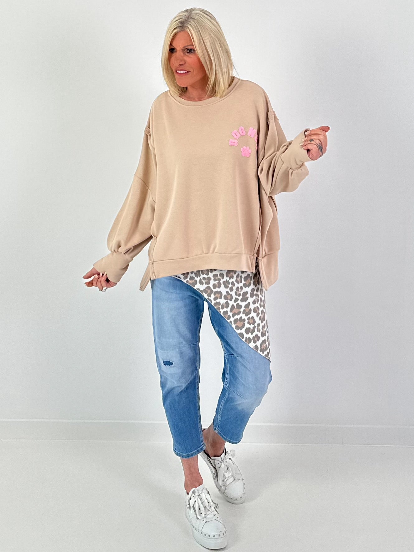 Oversized Sweater Dog Mom - beige